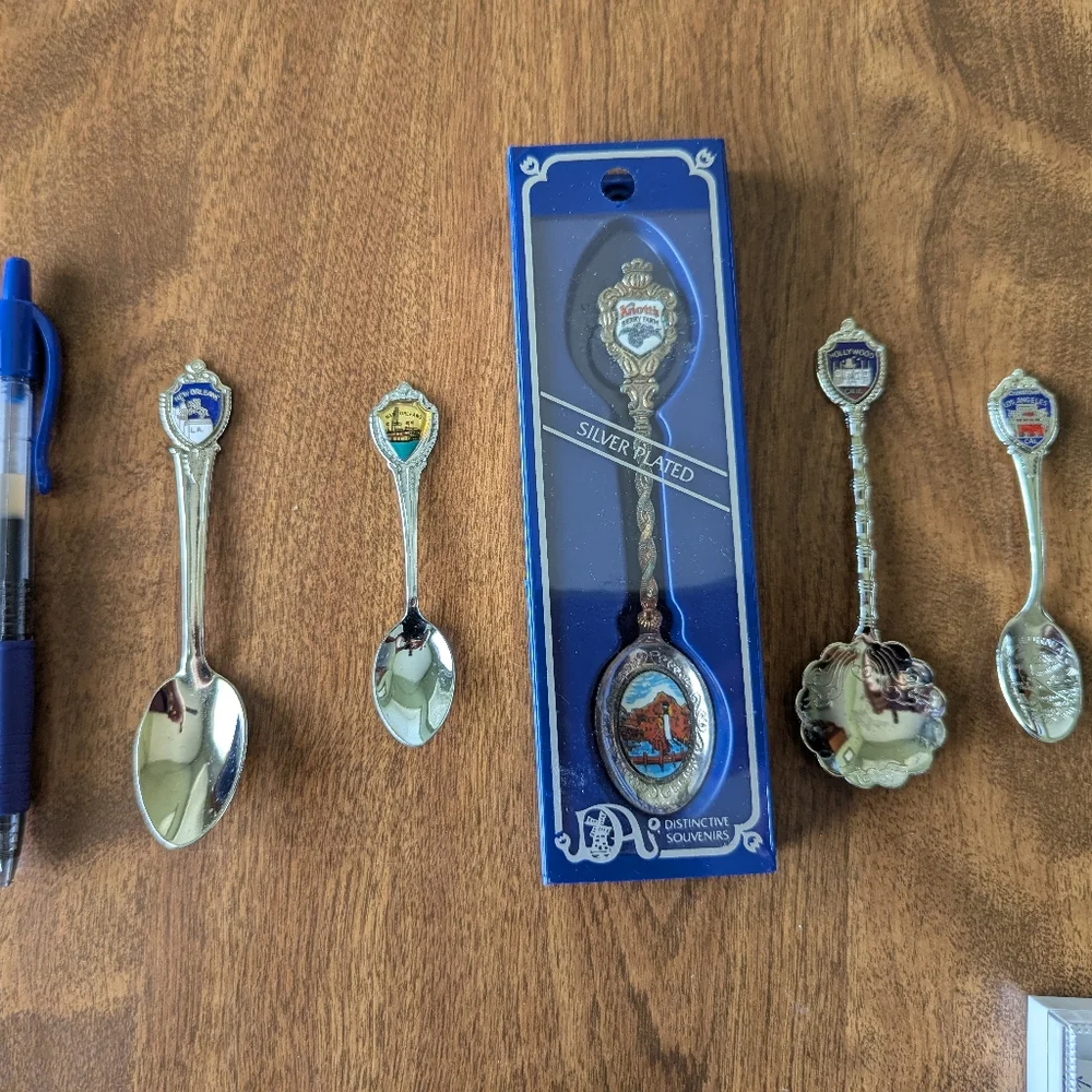 Set of 10 vintage souvenir spoons - Picture 2 of 6